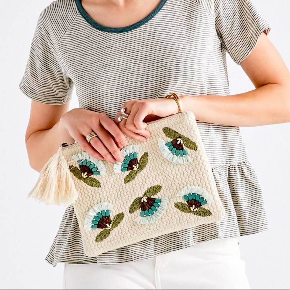 NWT Lucky Brand Raffia Flower Zip Top Pouch Straw Beaded